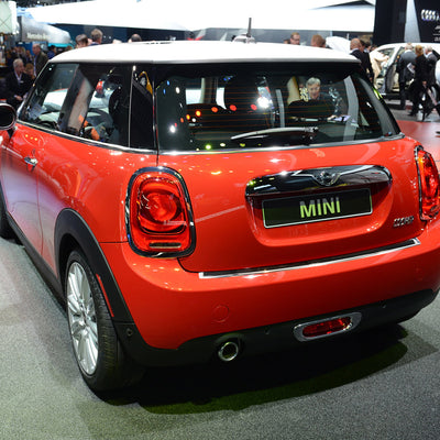 Carbon Ladekantenschutzleiste für MINI  COOPER III  07.2014-> Poliertes Stahl mit Schwarzer Carbon Farbe