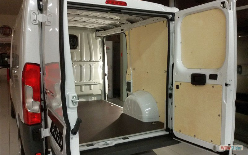 Laderaumverkleidung 2026: Vorteile, Materialien, Montage & Einsatzbereiche