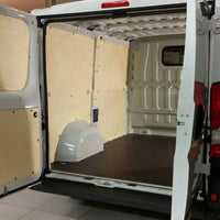 Passgenaue Siebdruckplatte / Seiten- und Deckenverkleidung