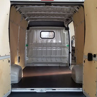 Passgenaue Siebdruckplatte / Seiten- und Deckenverkleidung