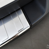 Passgenaue Edelstahl Kantenschutz für VW Crafter II