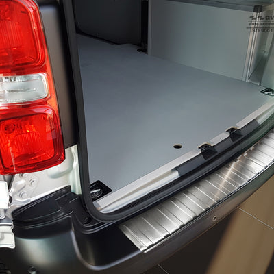 Ladekantenschutz für Citroen Jumpy / Peugeot Expert Silber Matt