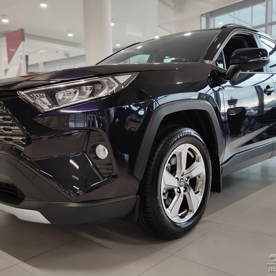 Geriffelter Kantenschutz für Toyota RAV4 V Schwarz Matt