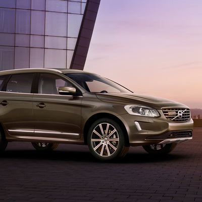 Carbon Ladekantenschutzleiste für Volvo XC60 Poliertes Stahl mit Schwarzer Carbon Farbe