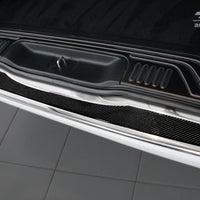 Carbon Ladekantenschutzleiste für MERCEDES  V Class W447 / VITO III / Marco Polo 2014-2019, FL2019-2024, FL 2024-> (the version with two rear doors and the version with trunk opening upwards) Poliertes Stahl mit Schwarzer Carbon Farbe