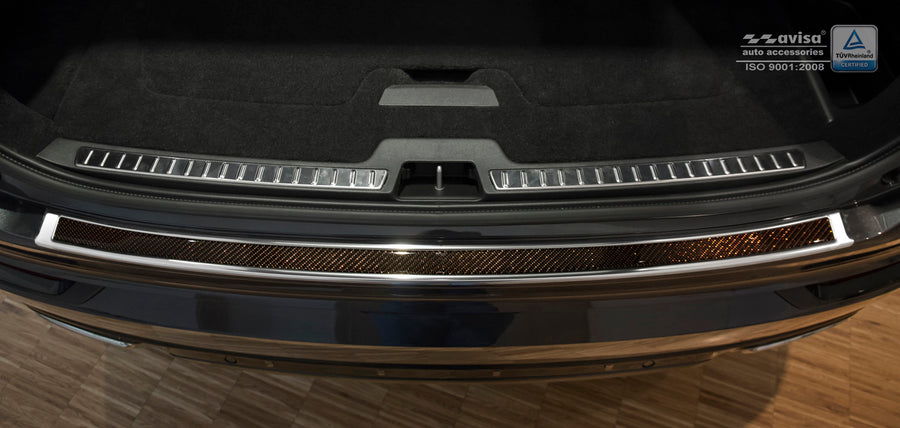 Carbon Ladekantenschutzleiste für Volvo XC90 II Poliertes Stahl mit Rot-Schwarzer Carbon Farbe