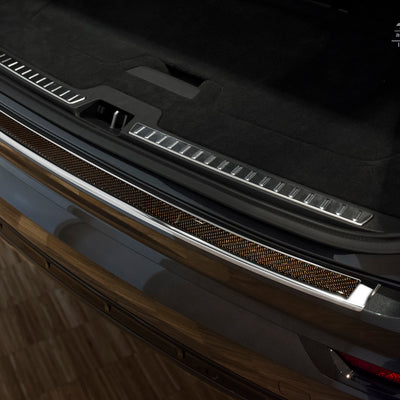 Carbon Ladekantenschutzleiste für Volvo XC90 II Poliertes Stahl mit Rot-Schwarzer Carbon Farbe