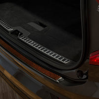 Carbon Ladekantenschutzleiste für Volvo XC90 II Schwarzer Stahl mit Rot-Schwarzer Carbon Farbe