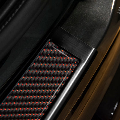Carbon Ladekantenschutzleiste für Volvo XC90 II Schwarzer Stahl mit Rot-Schwarzer Carbon Farbe