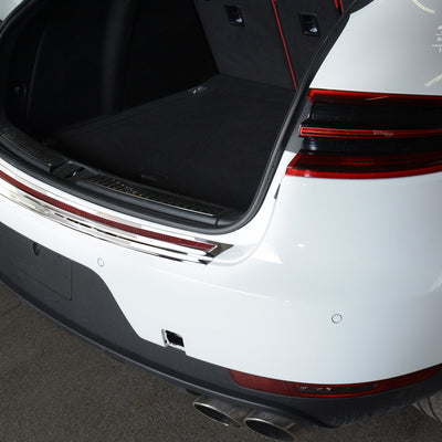Carbon Ladekantenschutzleiste für Porsche Macan Poliertes Stahl mit Rot-Schwarzer Carbon Farbe