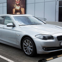 Carbon Ladekantenschutzleiste für BMW 5 F11 Kombi Schwarzer Stahl mit Rot-Schwarzer Carbon Farbe
