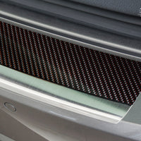 Carbon Ladekantenschutzleiste für VW Golf VII Poliertes Stahl mit Rot-Schwarzer Carbon Farbe