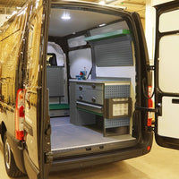 Passgenaue Siebdruckplatte / Seiten- und Deckenverkleidung